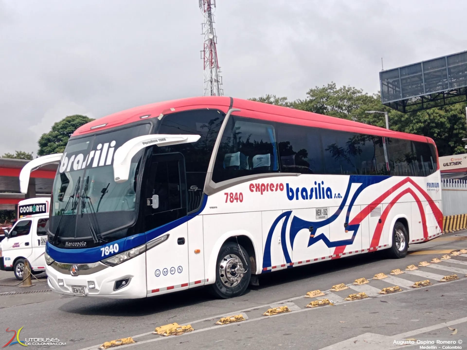 Marcopolo Superpolo Marcopolo Paradiso 1200 New G7 Volvo B420R