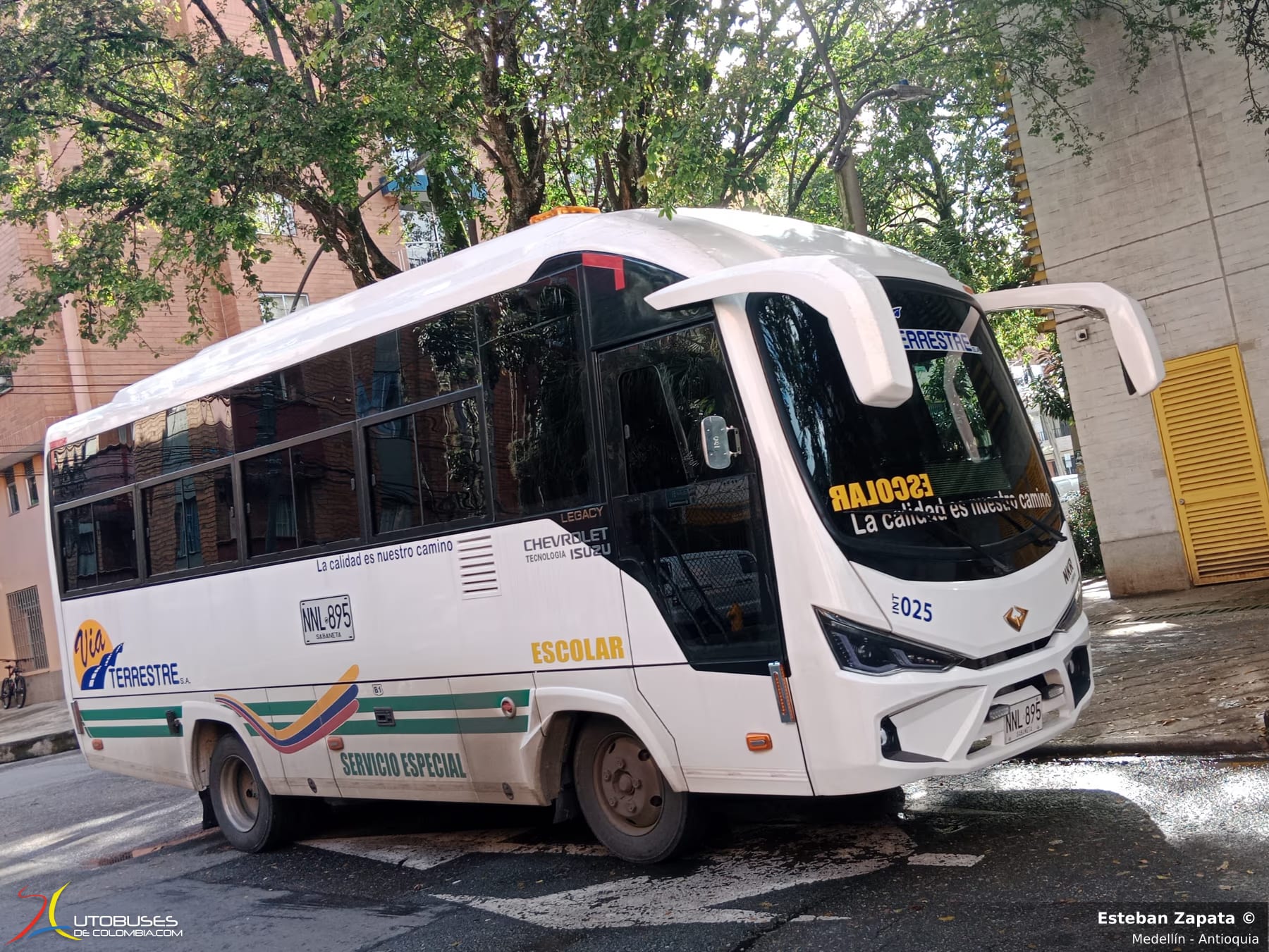 Autobuses ICC Autobuses ICC Legacy Chevrolet Isuzu NKR