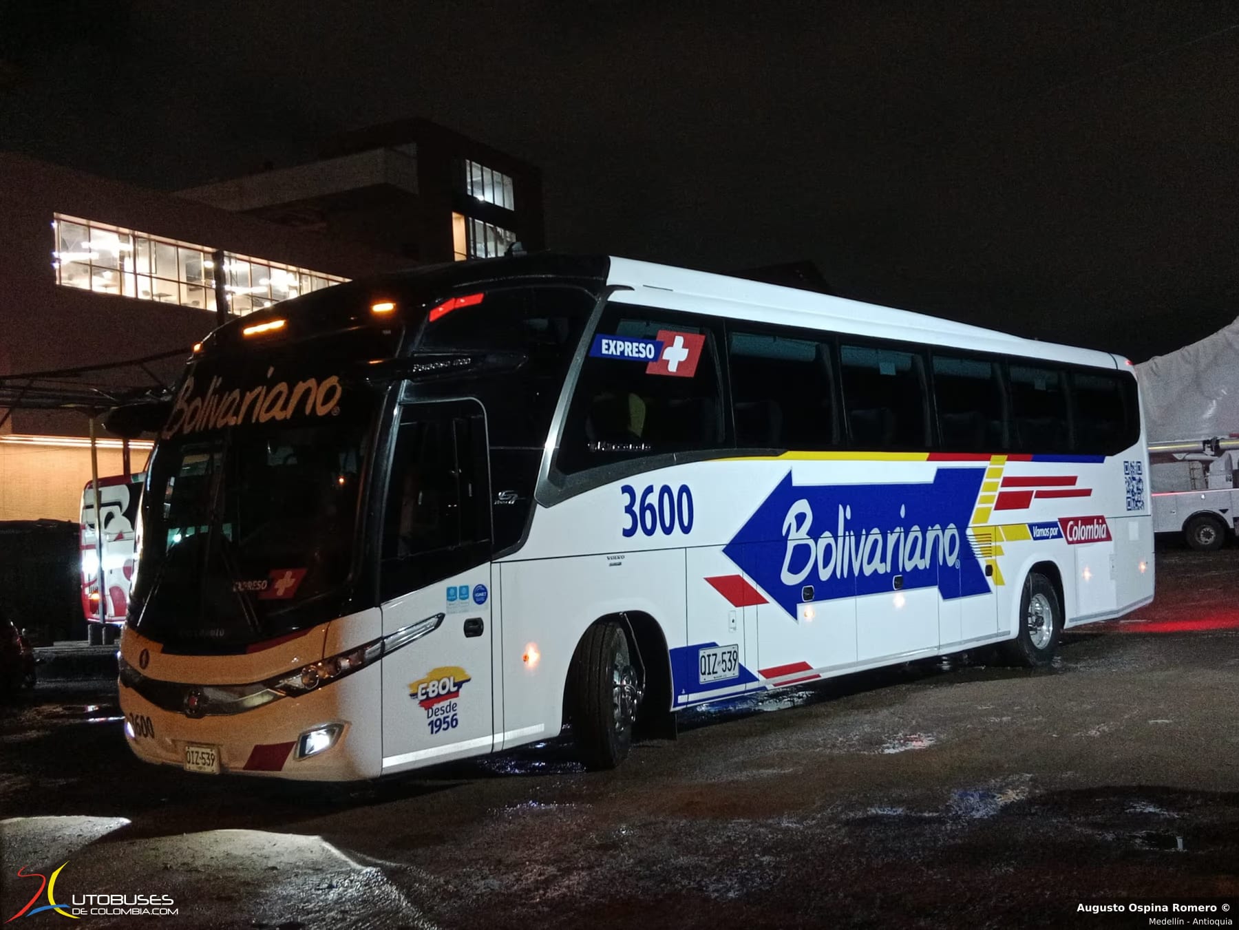 Marcopolo Superpolo Marcopolo Paradiso 1200 New G7 Volvo  B460R