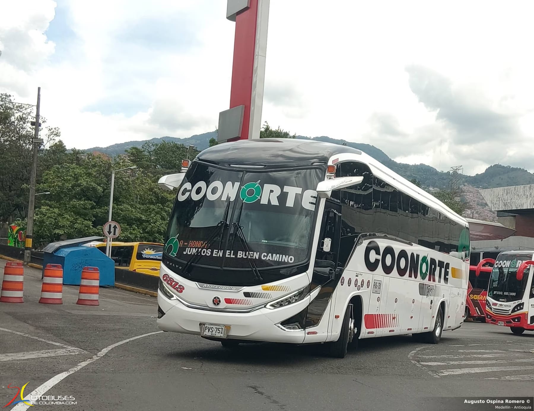Marcopolo Superpolo Marcopolo Paradiso 1200 G8 Volvo B460R