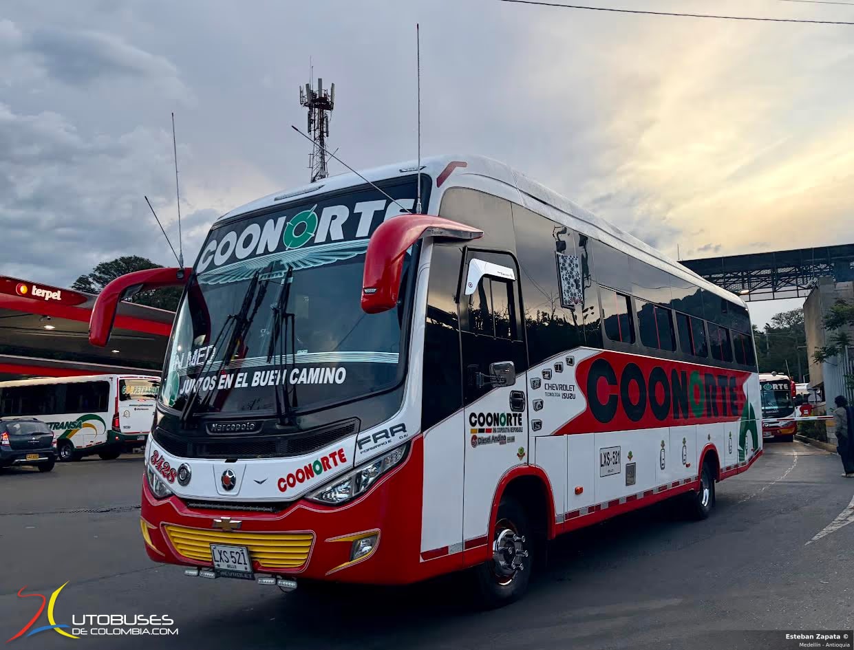 Marcopolo Senior Chevrolet Isuzu FRR Forward