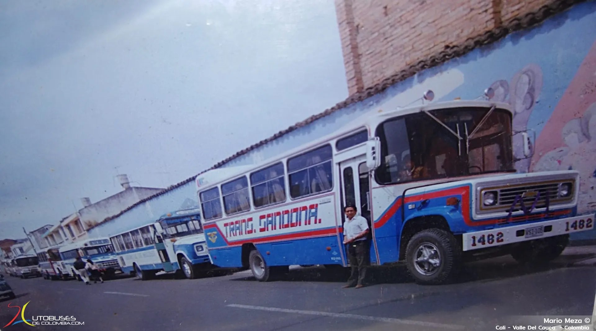 Blue Bird Colcar Trasandino Chevrolet Isuzu B60 de Trans Sandona