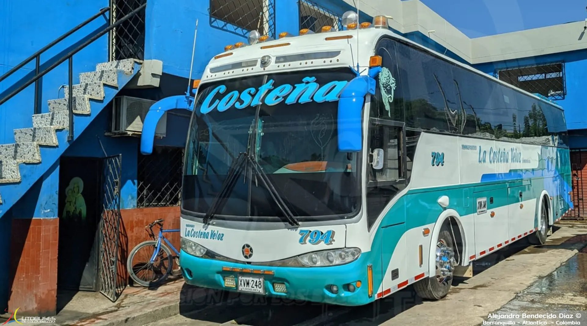 Marcopolo Andare Class Chevrolet Izusu LV 150 de La Costeña Veloz
