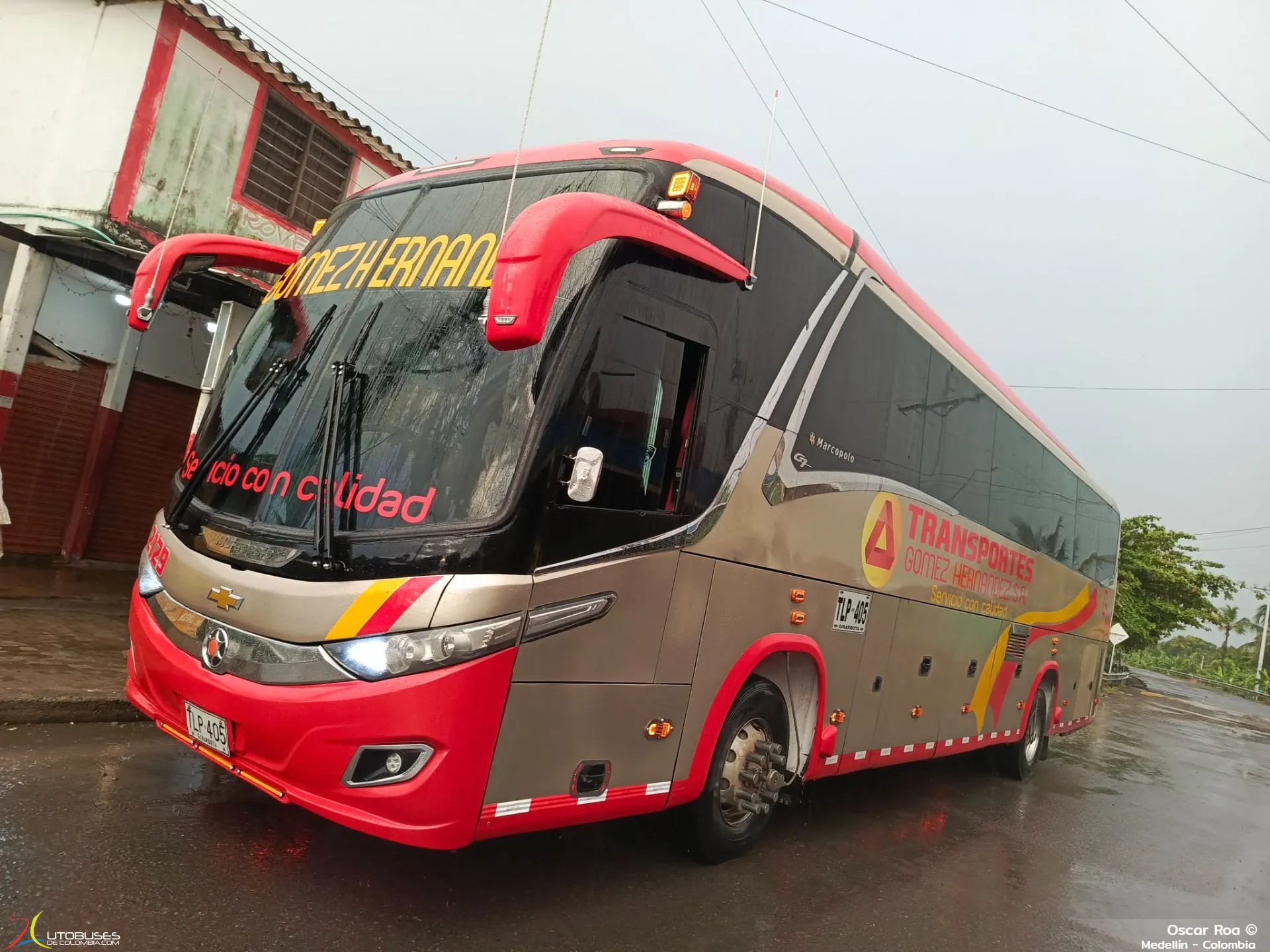 Marcopolo Paradiso 1200 G7 Chevrolet Isuzu LV 452 de Masivo Capital S.A.S.