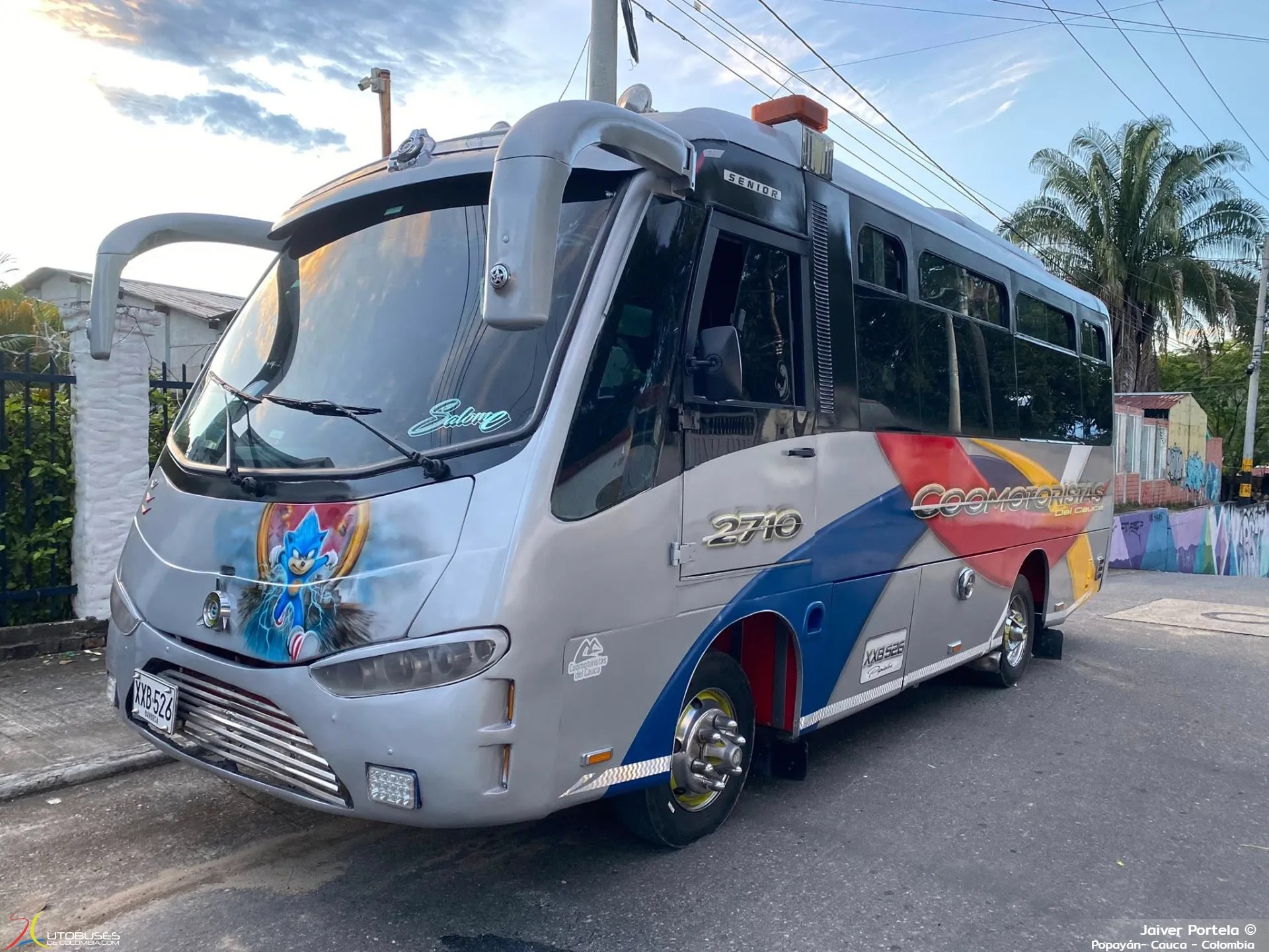 Marcopolo Senior Chevrolet Isuzu NPR de Coomotoristas del Cauca