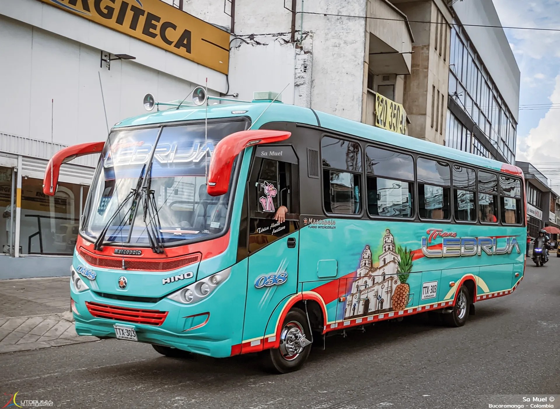 Marcopolo Ideale 800 Hino FC9J de Trans lebrija
