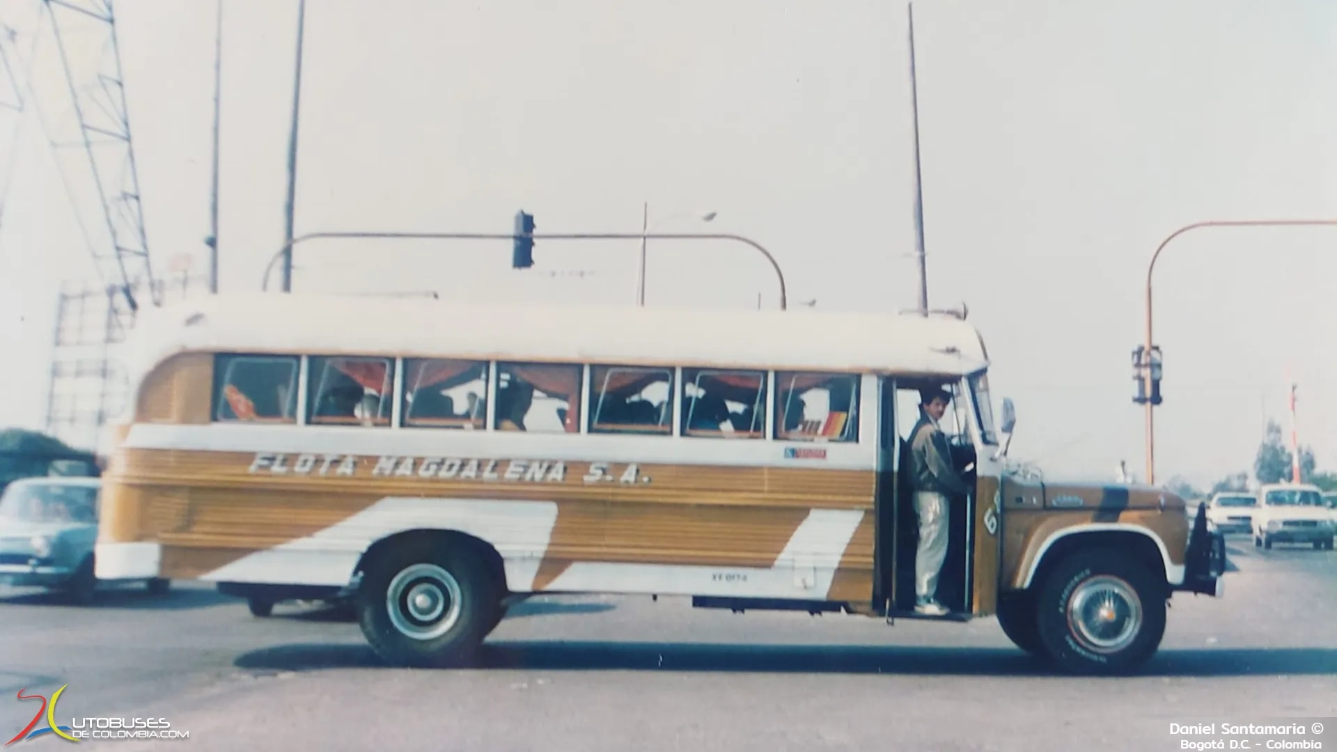 Superior Coach Ford F 600 1955 de Flota Magdalena S.A.