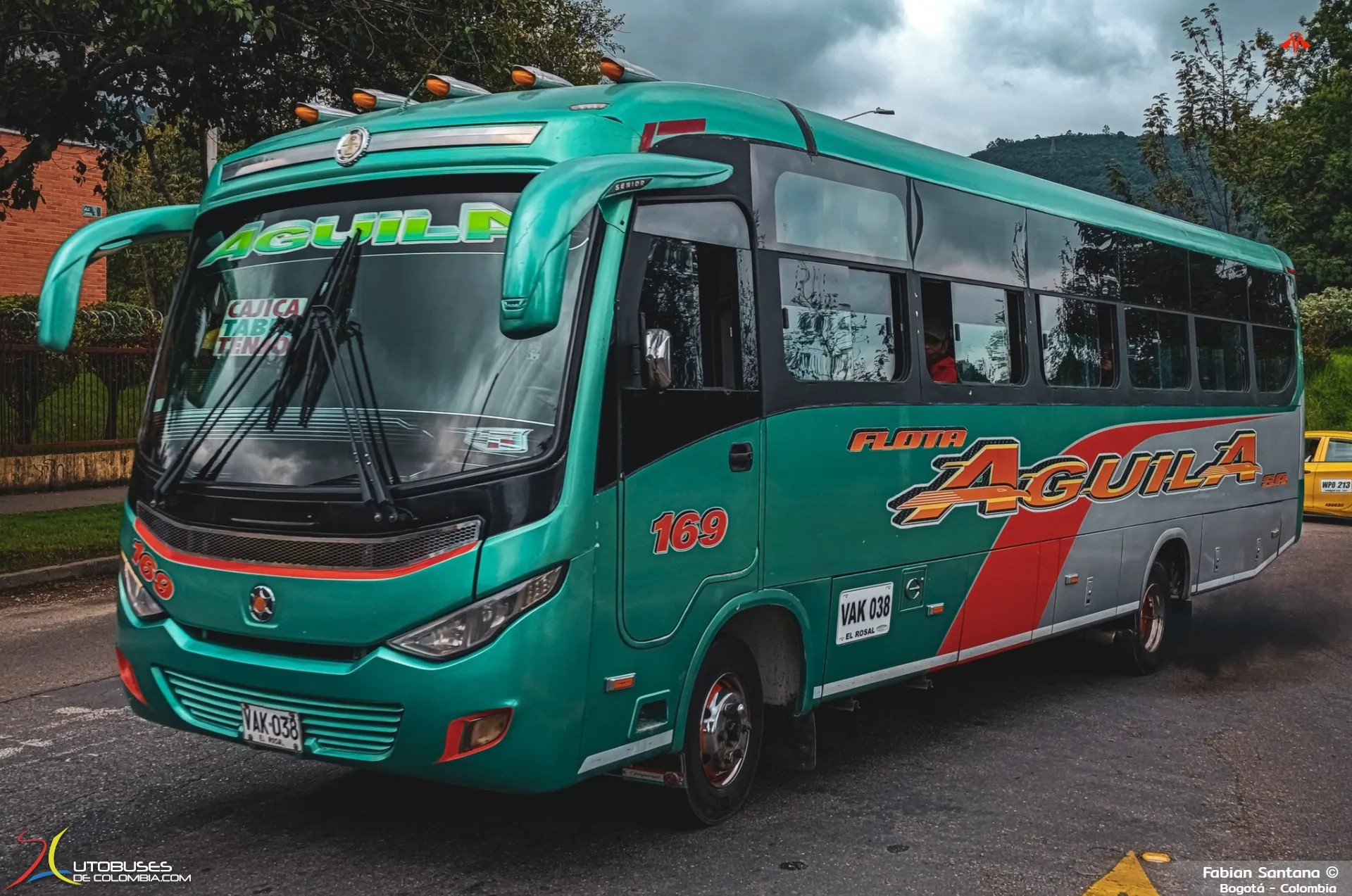 Marcopolo New Senior 600 Hino FC9J LWB de Flota Agila
