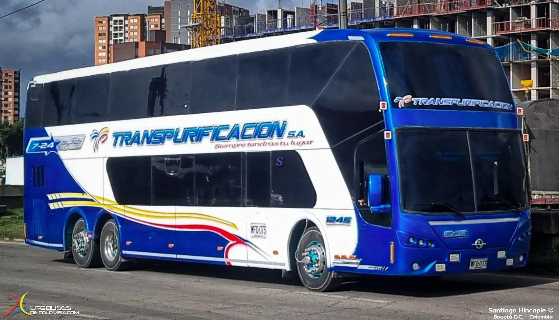 Busscar Busstar DD Volvo B430R 6x2 de Transpurificacion S.A.