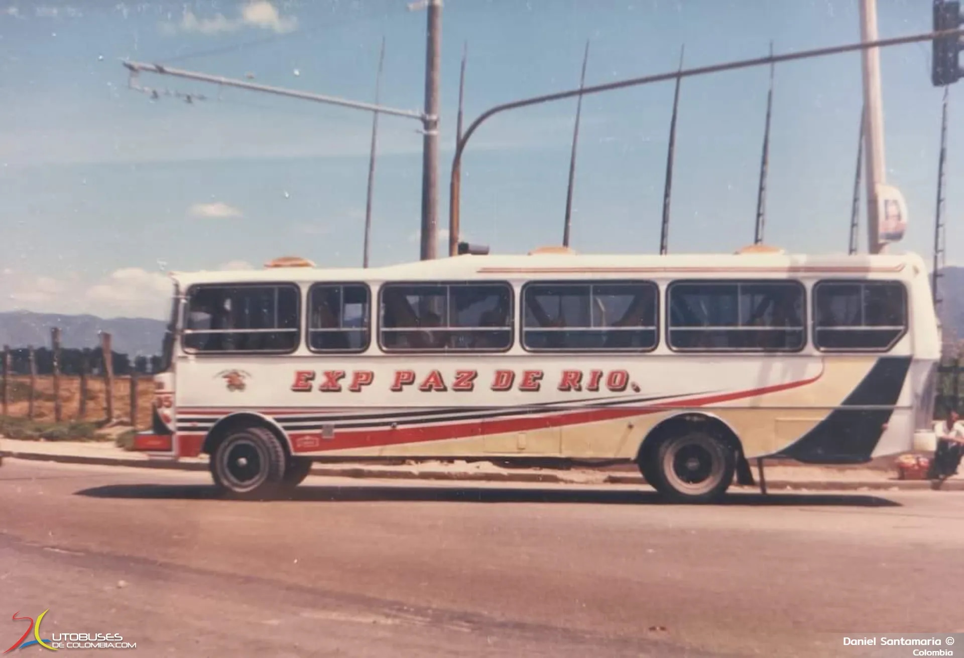 Blue Bird Colcar Trasandino Chevrolet Isuzu B60 de Expreso Paz de Rio S.A.
