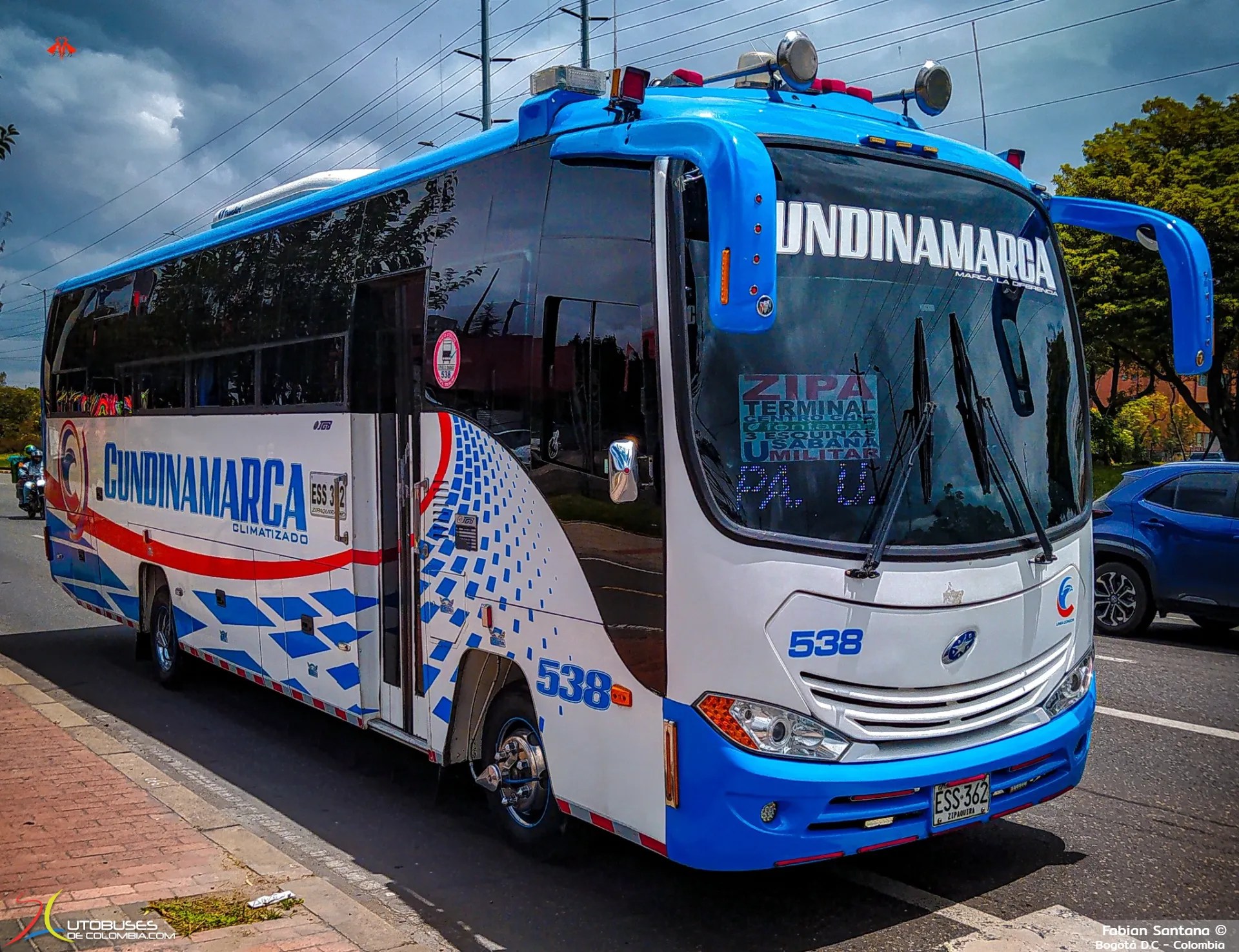 JGB Ibiza Maxxi Hino FC9J de Transportes Expreso Cundinamarca