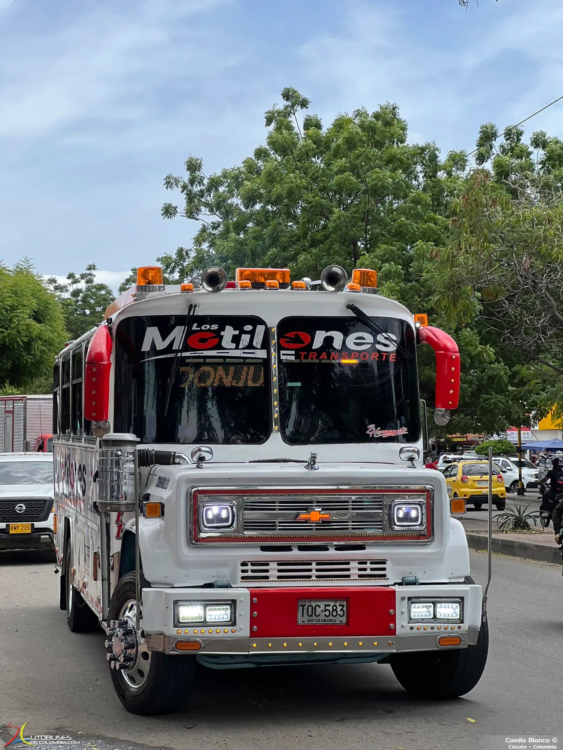 Blue Bird Colcar Chevrolet B60 de Los Motilones Transporte