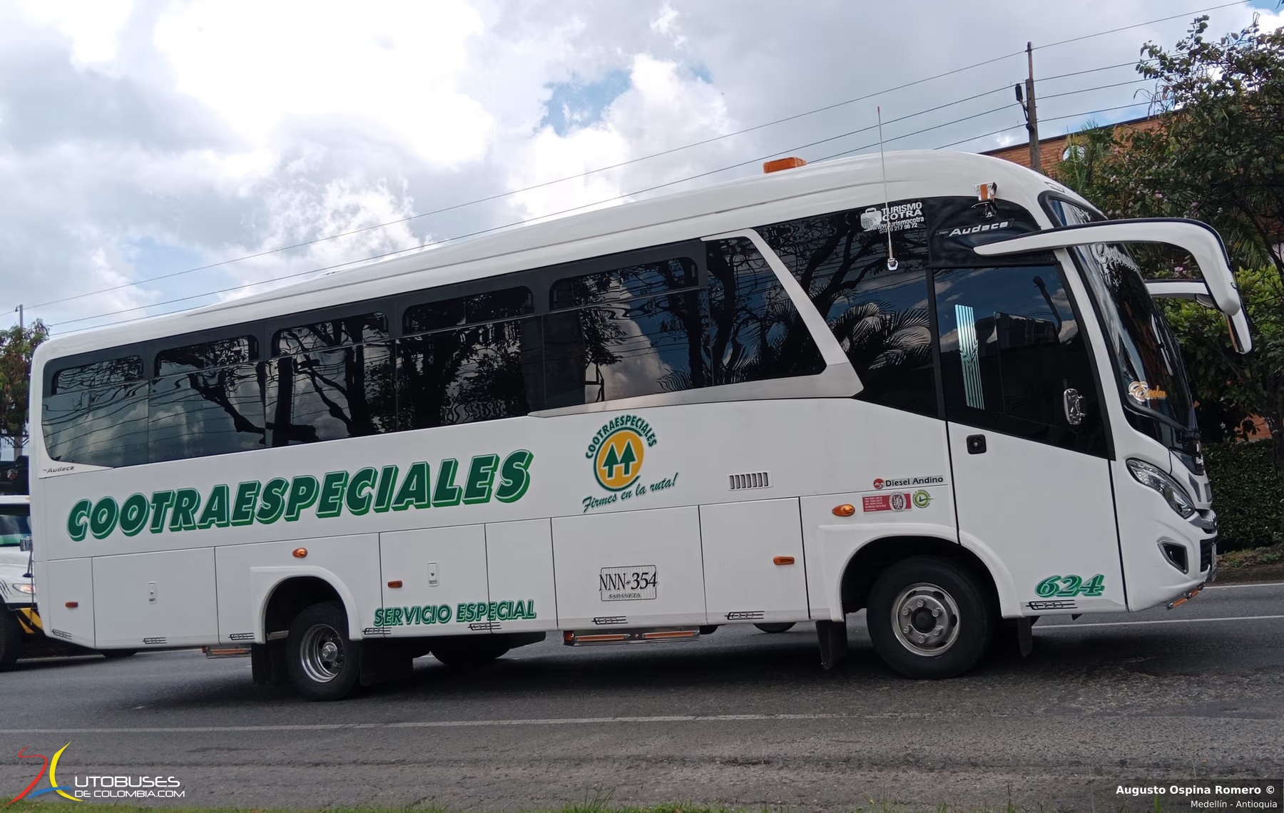 Marcopolo Audace Chevrolet Isuzu MS 4.9 de Cootraespeciales