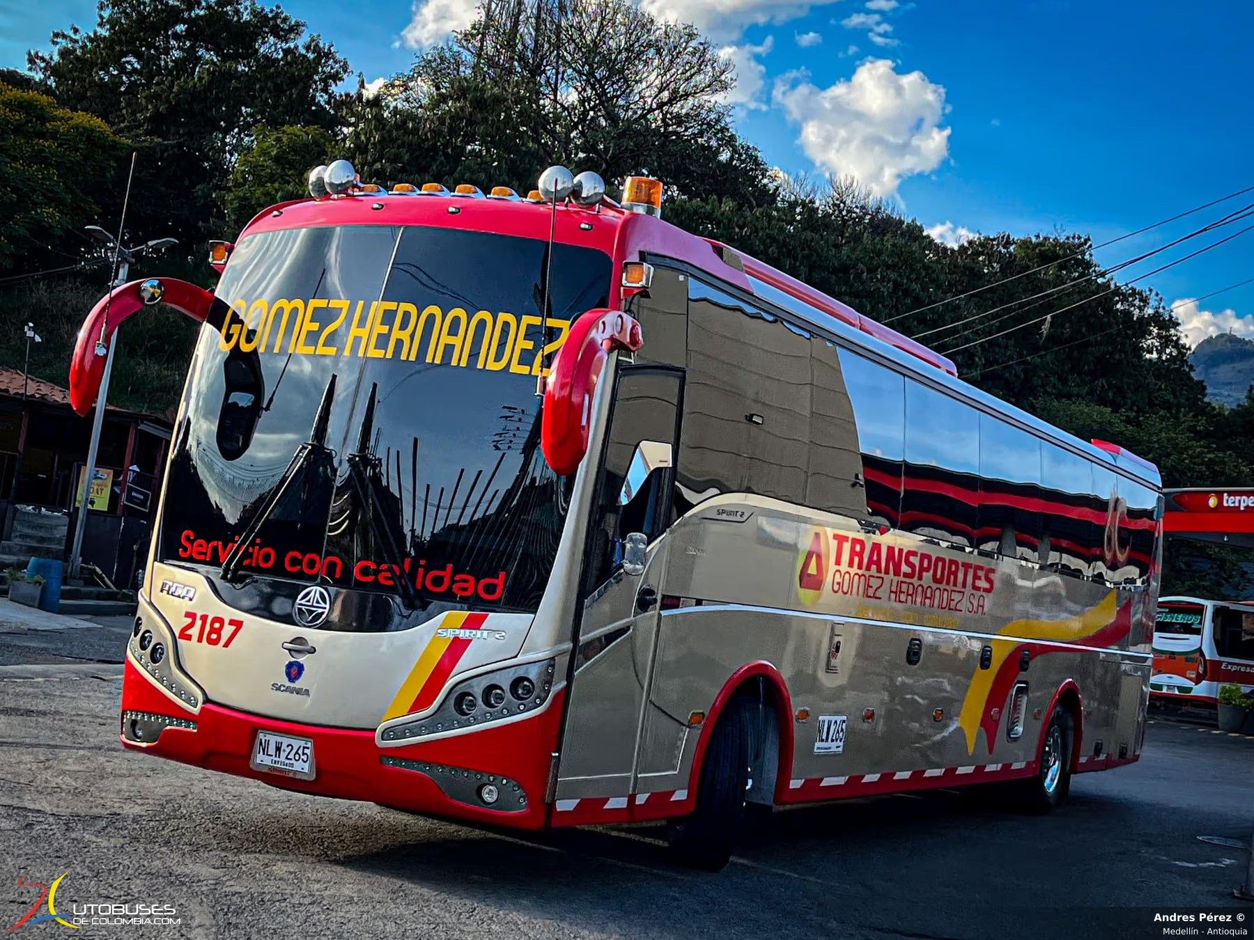 Aga Spirit 2 Scania K360 de Transportes Gomez Hernández S.A.