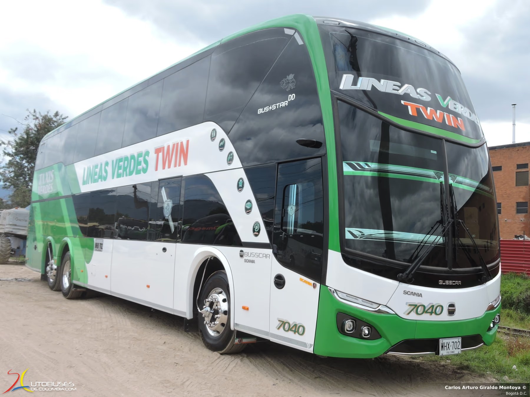 Busscar Busstar DD S1 Scania K440 6x2 de Taxis Verdes