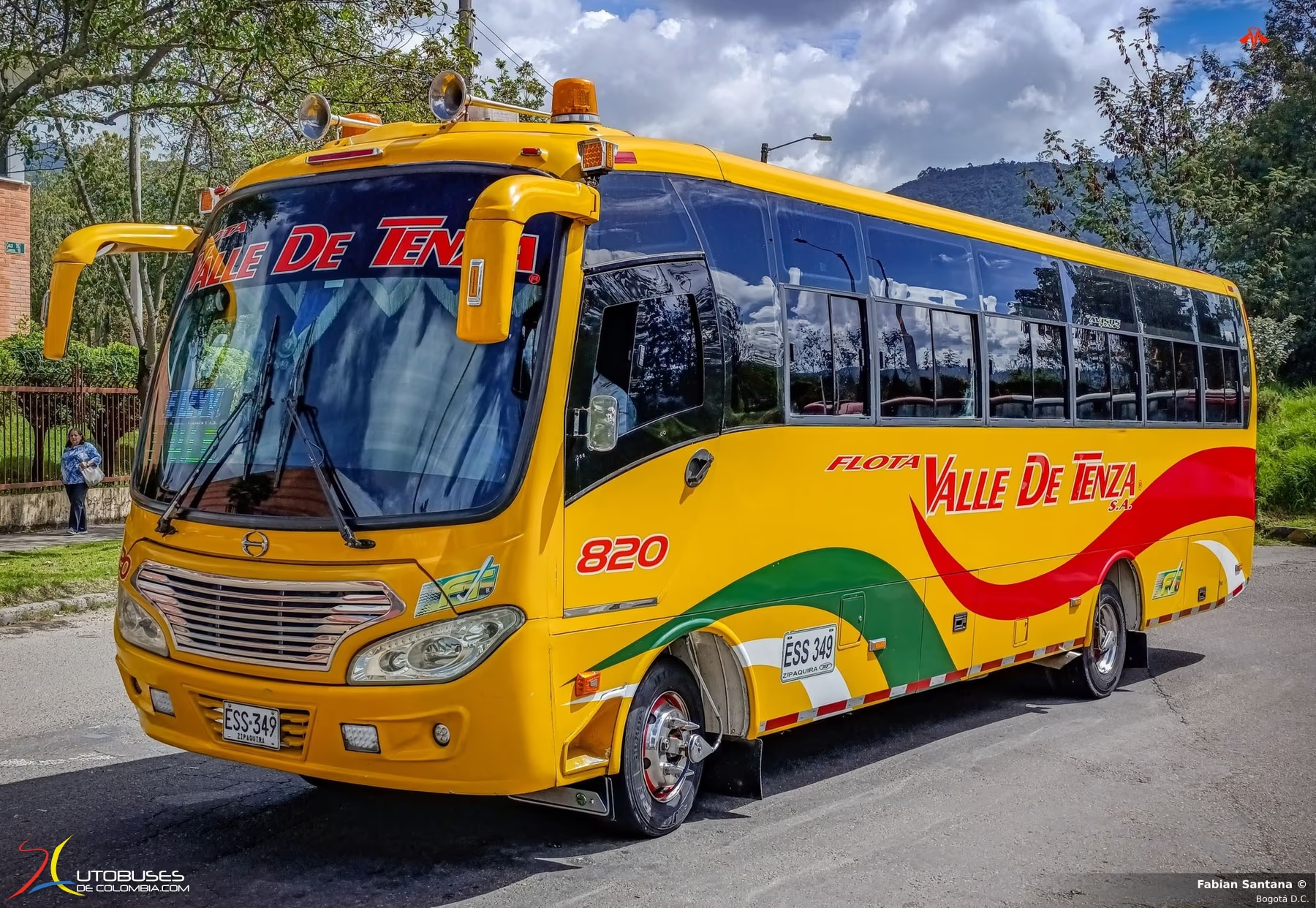 JGB Ibiza Hino FC9J de Flota Valle de Tenza S.A.