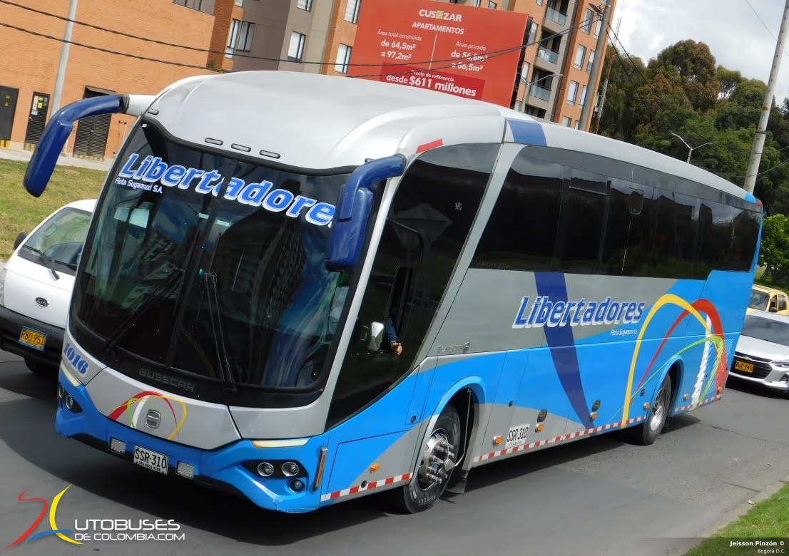 Busscar Busstar 360 Mercedes Benz O500RS 1836 de Flota Sugamuxi S.A.