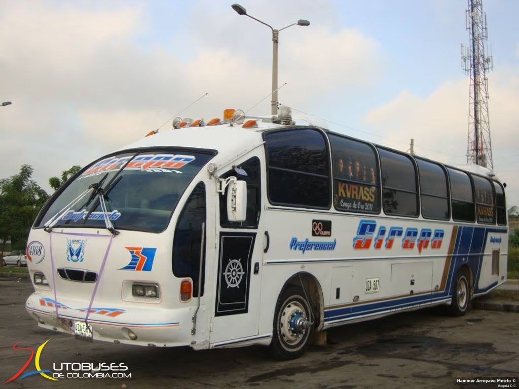 Olimpica Cox 2000 Chevrolet Isuzu CHR 660 LWB de Cootracosta