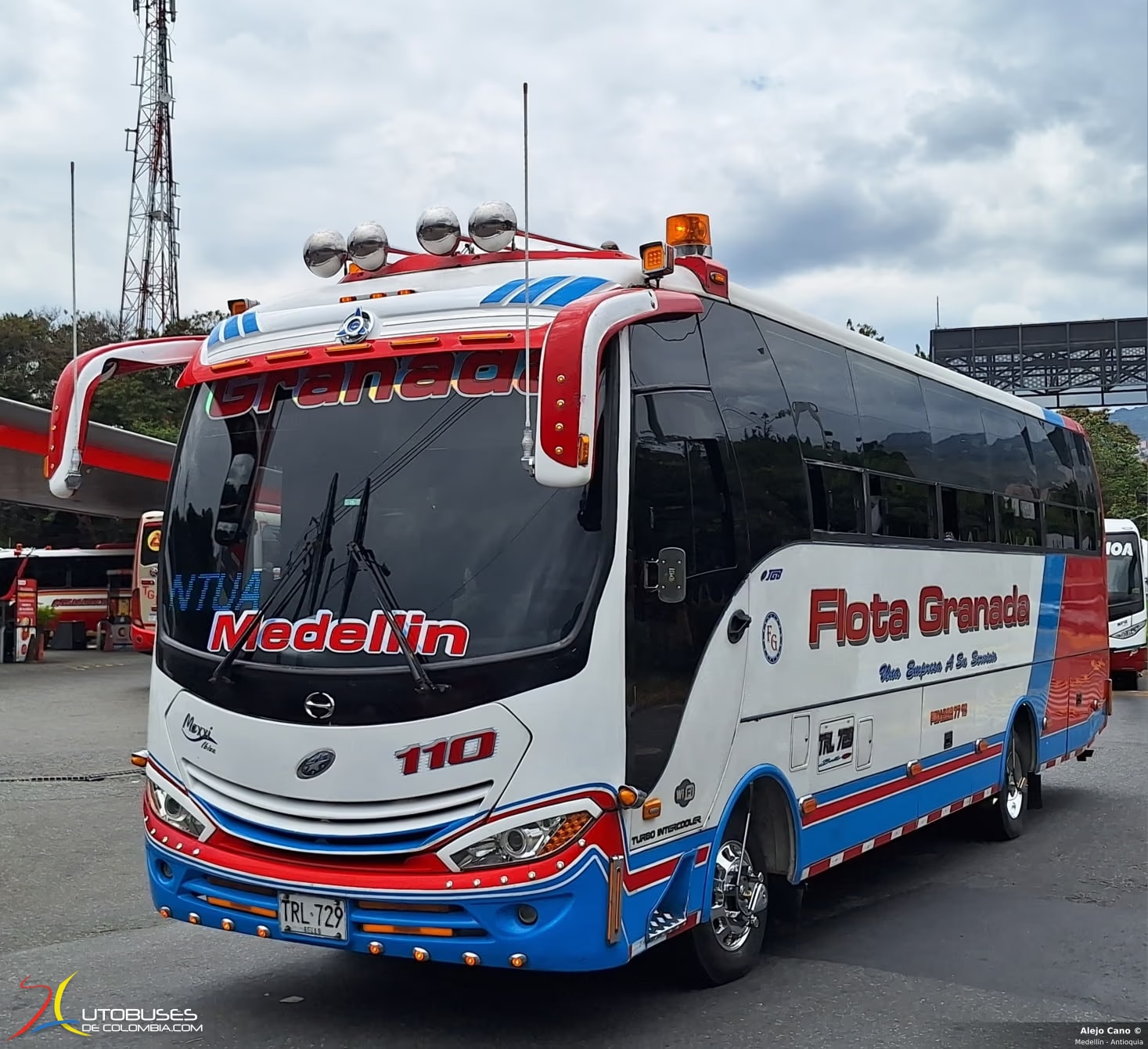 JGB Ibiza Maxxi Hino FC9J de Flota Granada