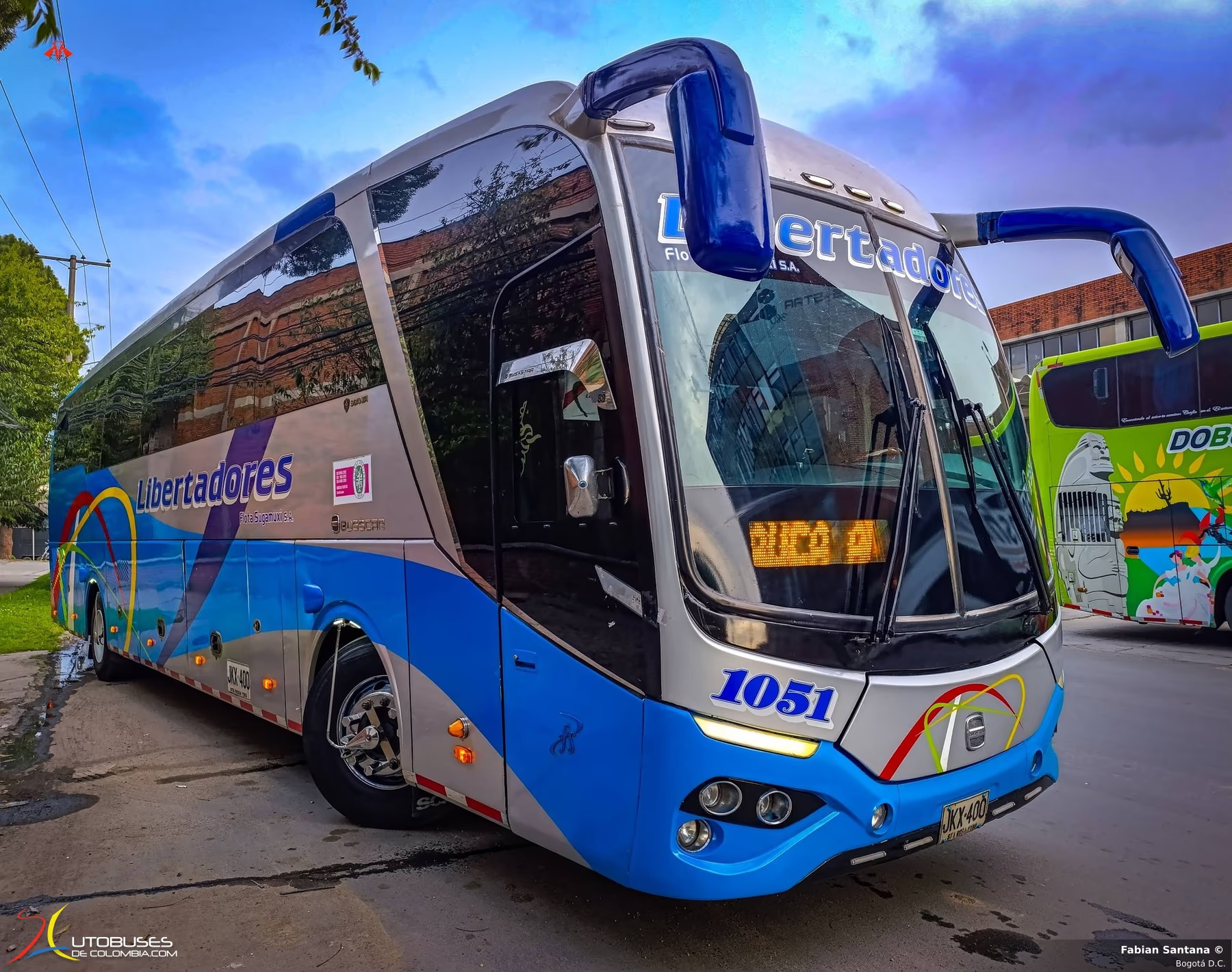 Busscar Busstar 380 S2 Scania K410 de Flota Sugamuxi S.A.
