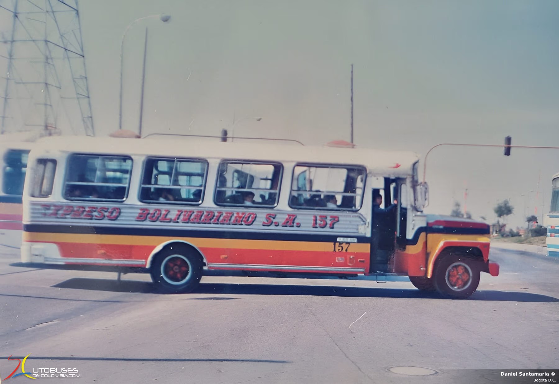 Blue Bird Ford 700 de Expreso Bolivariano S.A.