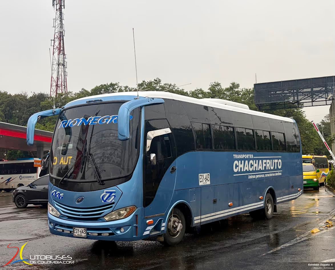 JGB Ibiza Maxxi Hino FC9J de Transportes Chachafruto S.A.