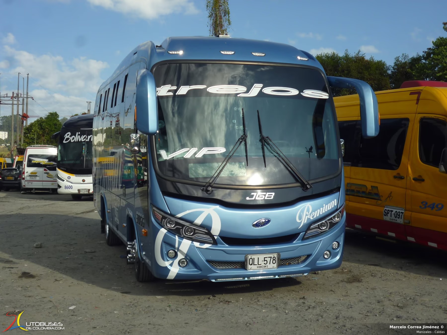 JGB Dynamic Chevrolet Isuzu NPR Reward de Expreso Trejos