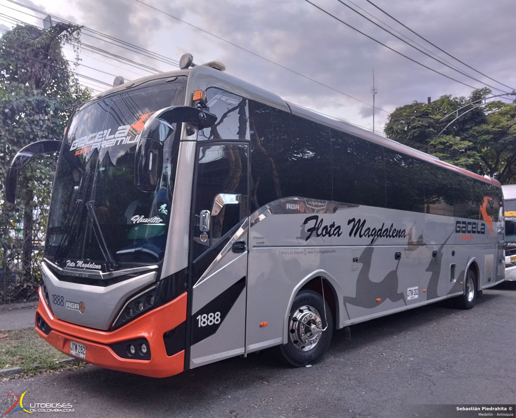 Aga Forever Volvo B460R de Flota Magdalena S.A.