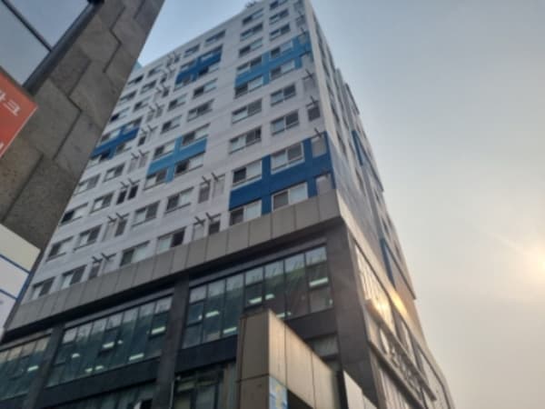 건물 전경