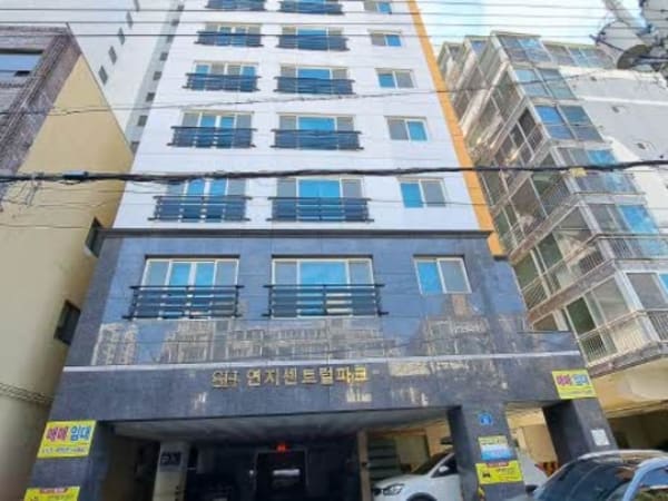 건물 전경