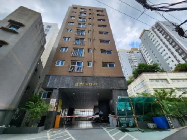 건물 전경