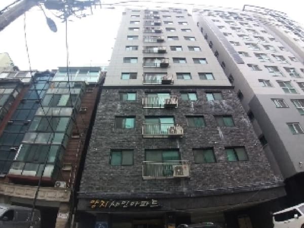 건물 전경