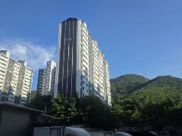 건물 전경