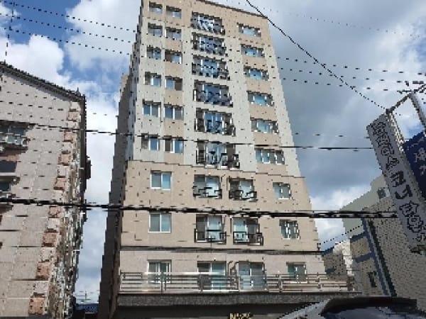 건물 전경