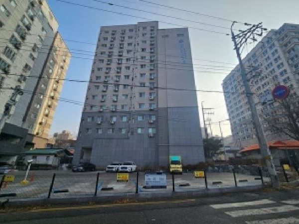 건물 전경