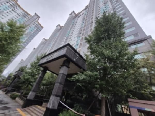 건물 전경