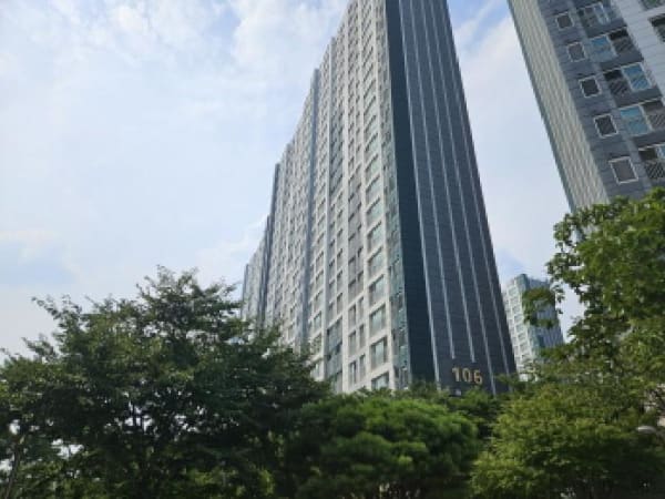 건물 전경