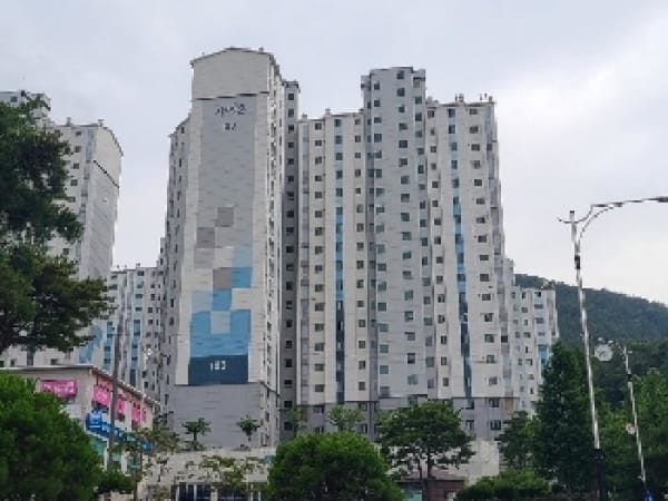 건물 전경
