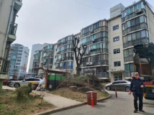 건물 전경