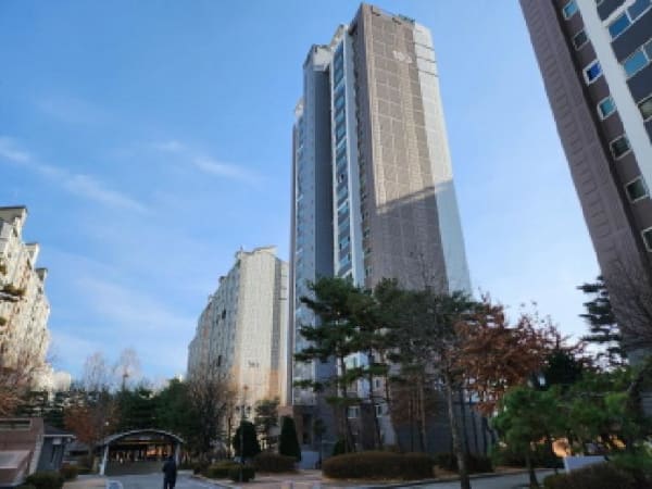 건물 전경