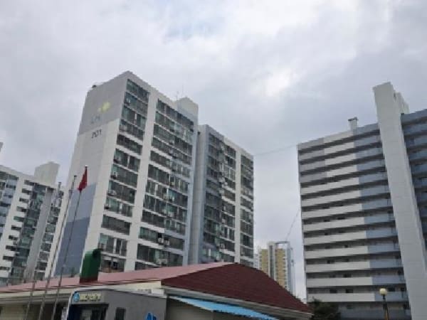 건물 전경