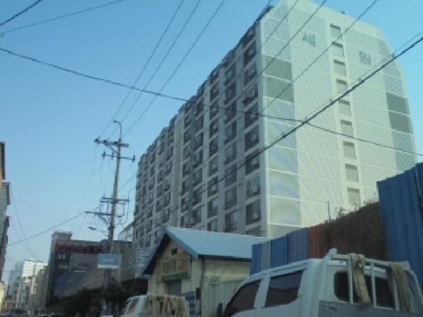 건물 전경