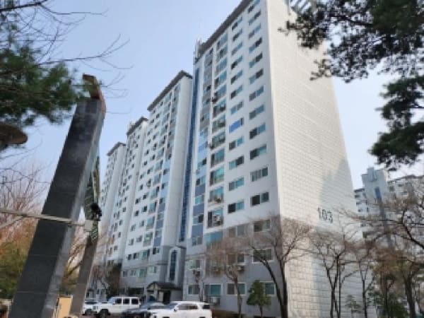 건물 전경