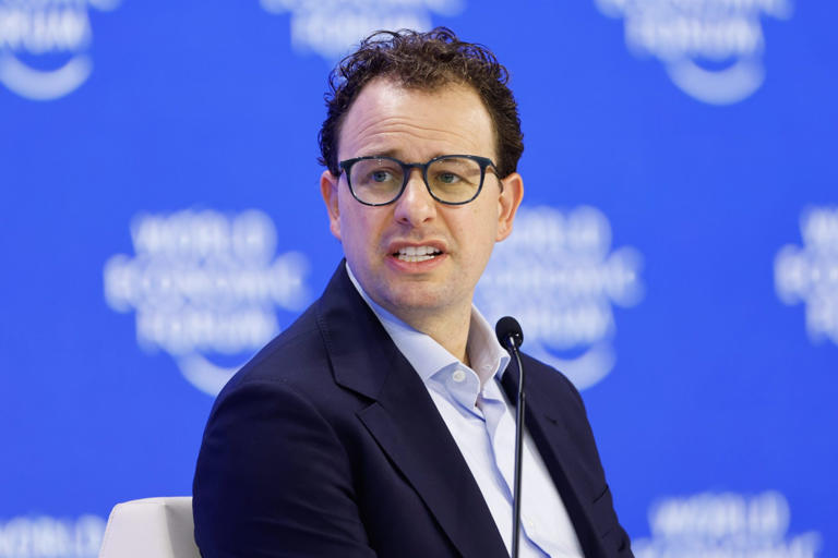 AI to Replace Most Entry-Level Jobs in 1-5 Years, Warns Anthropic CEO