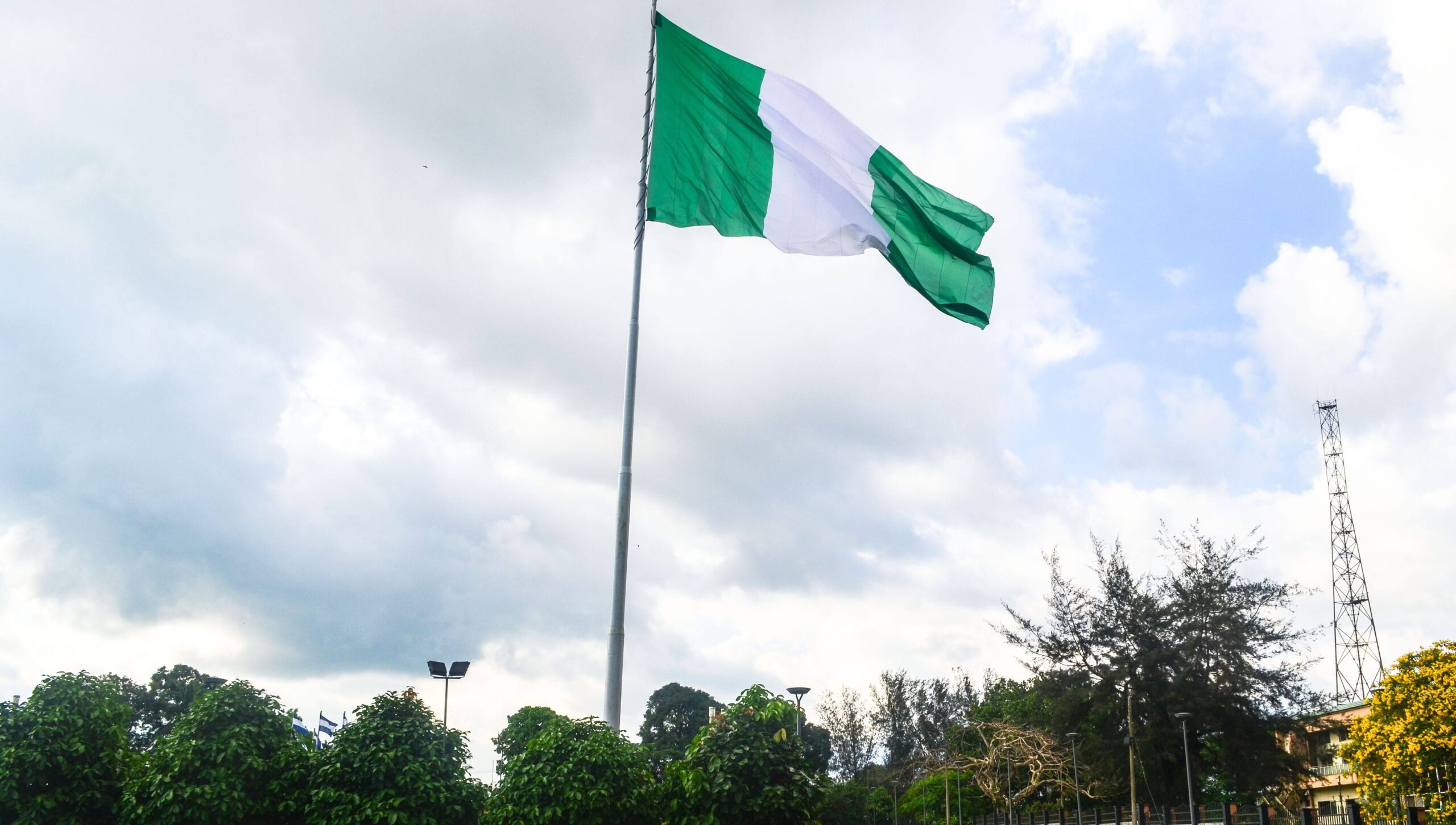 Naira Gains Ground to N1,367.5/$ Amidst Global Currency Shifts