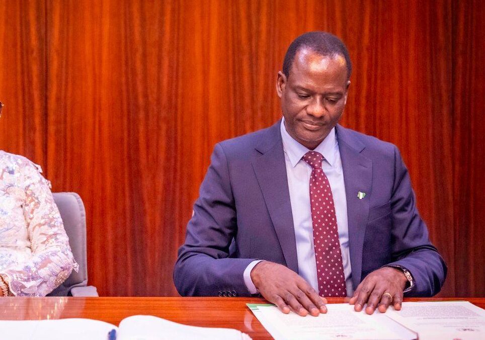 Nigeria Secures Funding Offers Amidst Debt Refinancing Push