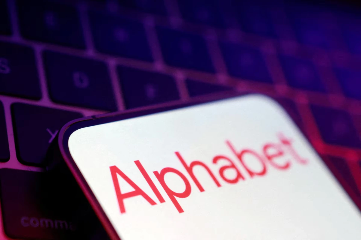 Alphabet Jumps 2.8%, Adds $15 Billion to Founders' Wealth