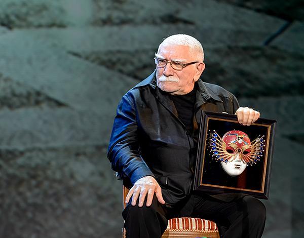 «Не овощ»: Сын Армена Джигарханяна Степан прокомментировал заявление Марка Рудинштейна о состоянии отца