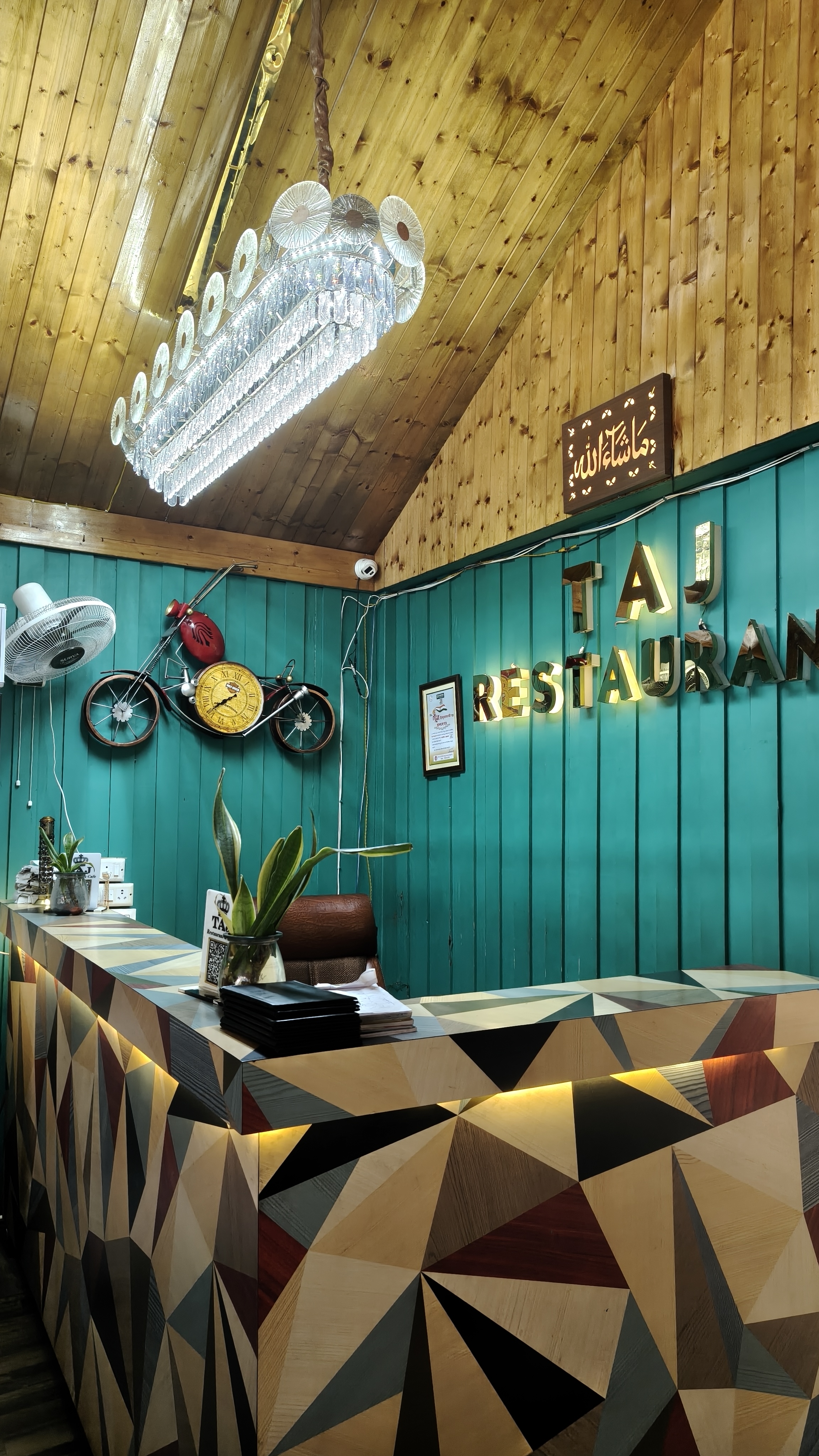 restaurant & cafe