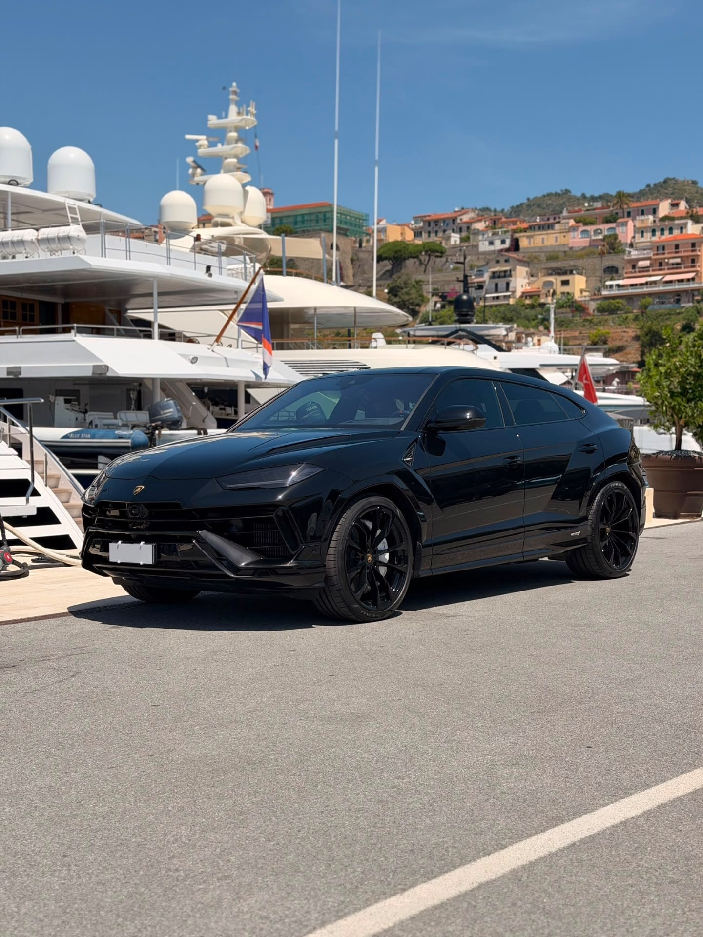 Lamborghini URUS  - 1